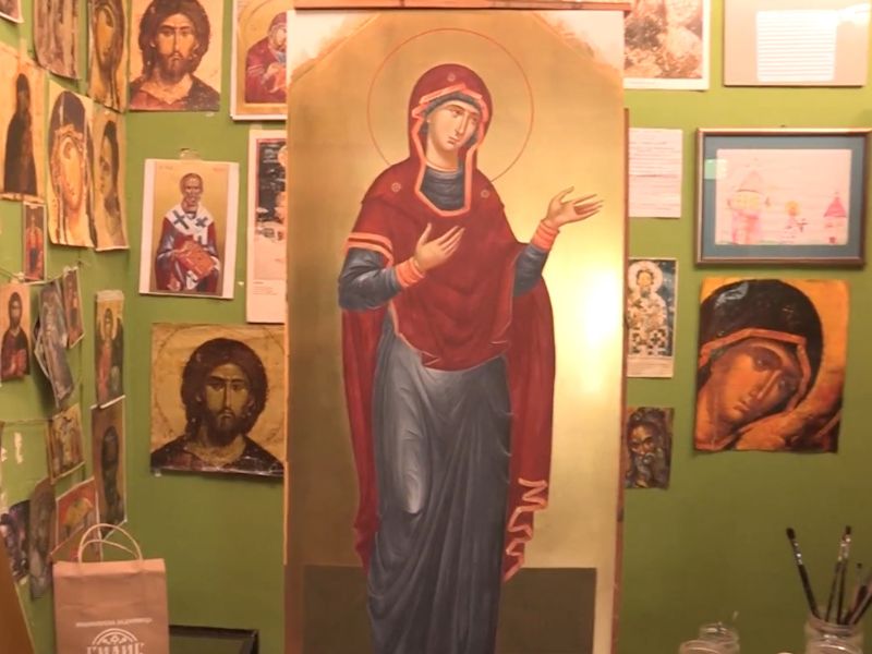 prikaz mnogo ikona u kući